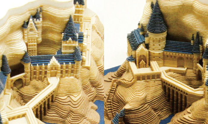 Perfect Gift For Every Harry Potter Fan: This Memo Pad Reveals Hogwarts Castle The More You Peel It Away Perfect Gift For Every Harry Potter Fan: This Memo Pad Reveals Hogwarts Castle The More You Peel It Away