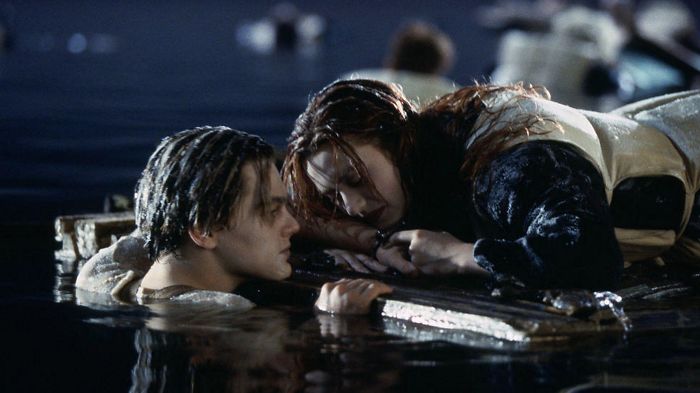 In Titanic (1996), Leonardo Dicaprio Drowns Himself After Realizing He Slept With A Woman The Same Age As Him