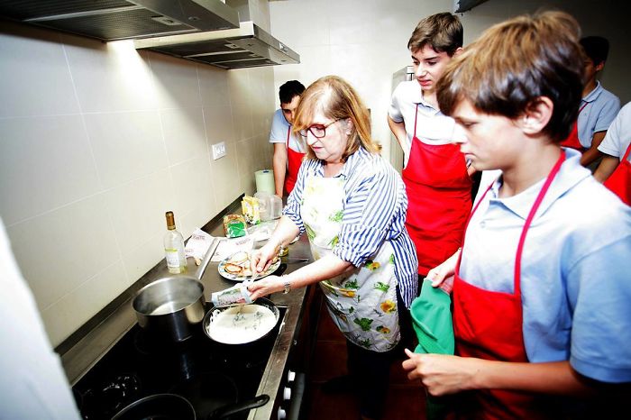 School In Spain Teaches Boys How To Do Chores, And People Have Mixed Reactions