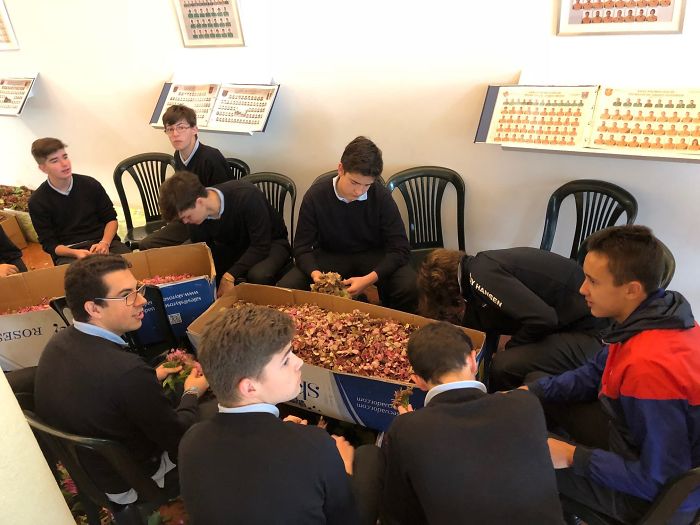 School In Spain Teaches Boys How To Do Chores, And People Have Mixed Reactions