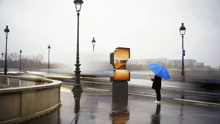 McDonald's Surprises Parisians By Launching These New Unique-Looking Street Ads McDonald's Surprises Parisians By Launching These New Unique-Looking Street Ads