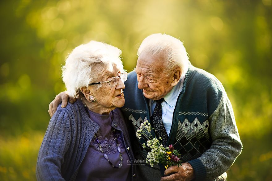 I Photographed This Couple In Their 90s Who Has Been Together For 72 Years To Show What True Love Looks Like (16 Pics)