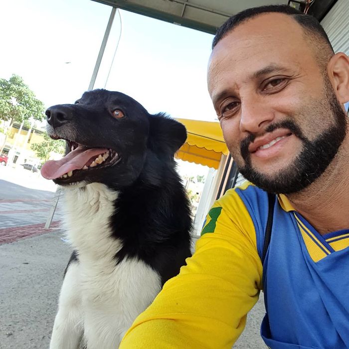 This Brazilian Postman Breaks The Stereotype That Dogs Don't Like Postmen (120 Pics)
