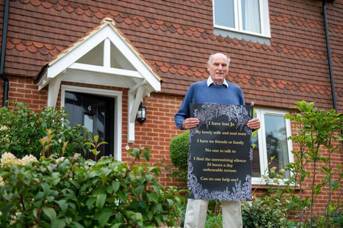 75 Y.O. Man Puts Poster In Window Asking For Friends After Wife Dies 75 Y.O. Man Puts Poster In Window Asking For Friends After Wife Dies
