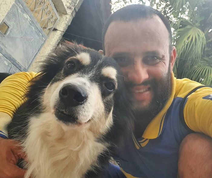 This Brazilian Postman Breaks The Stereotype That Dogs Don't Like Postmen (120 Pics)