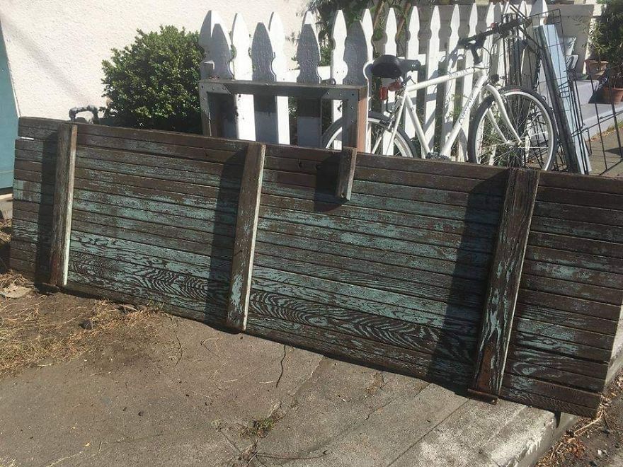 I've Built This DIY Chicken Coop Out Of Up-Cycled Items During Quarantine (16 Pics)