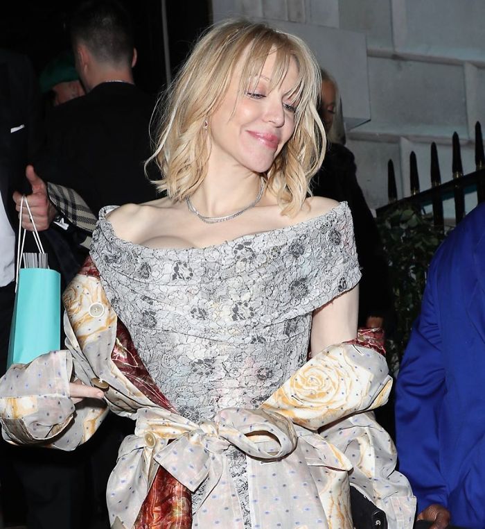 Not Many Know That Nirvana's Legendary Song "Heart-Shaped Box" Is About Courtney Love And... Her Vagina