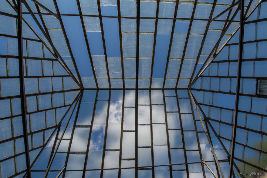 I Captured The Eerie Beauty Of this Abandoned Palace In Poland (30 Pics)