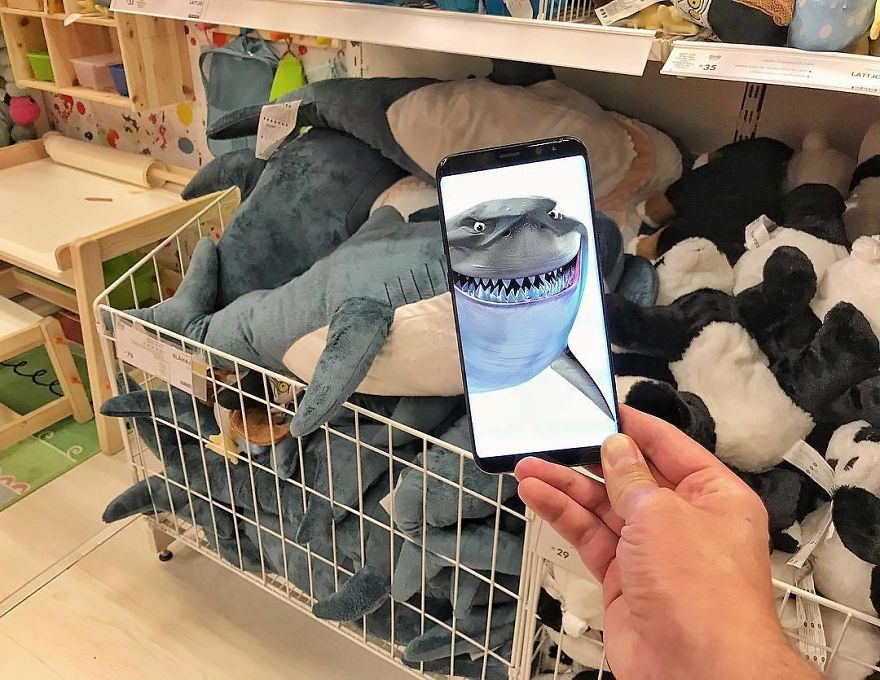 Bringing Everyday Objects To Life With A Smartphone