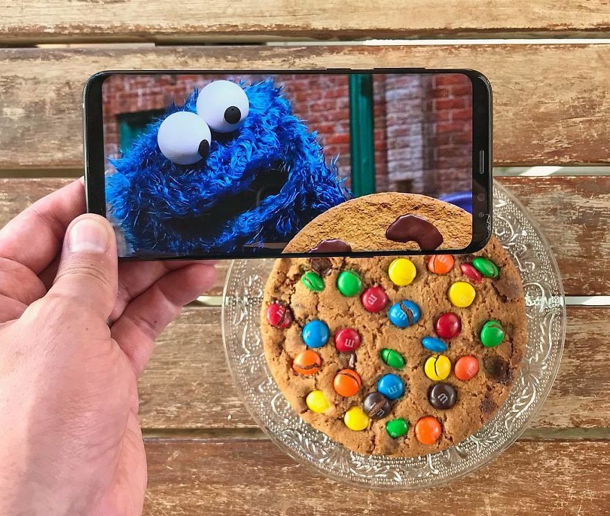 Bringing Everyday Objects To Life With A Smartphone