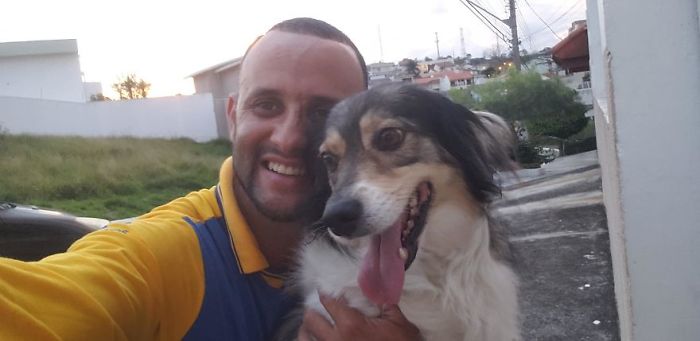 This Brazilian Postman Breaks The Stereotype That Dogs Don't Like Postmen (120 Pics)