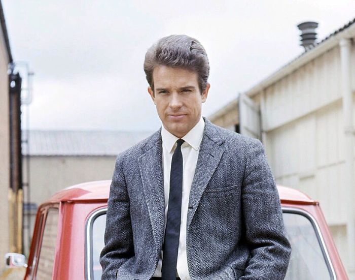 A Verse In Carly Simon's "You're So Vain" Is About Warren Beatty