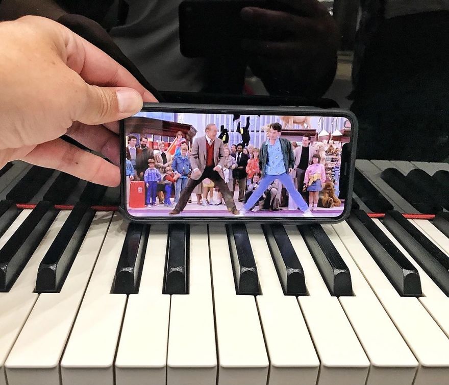 Bringing Everyday Objects To Life With A Smartphone