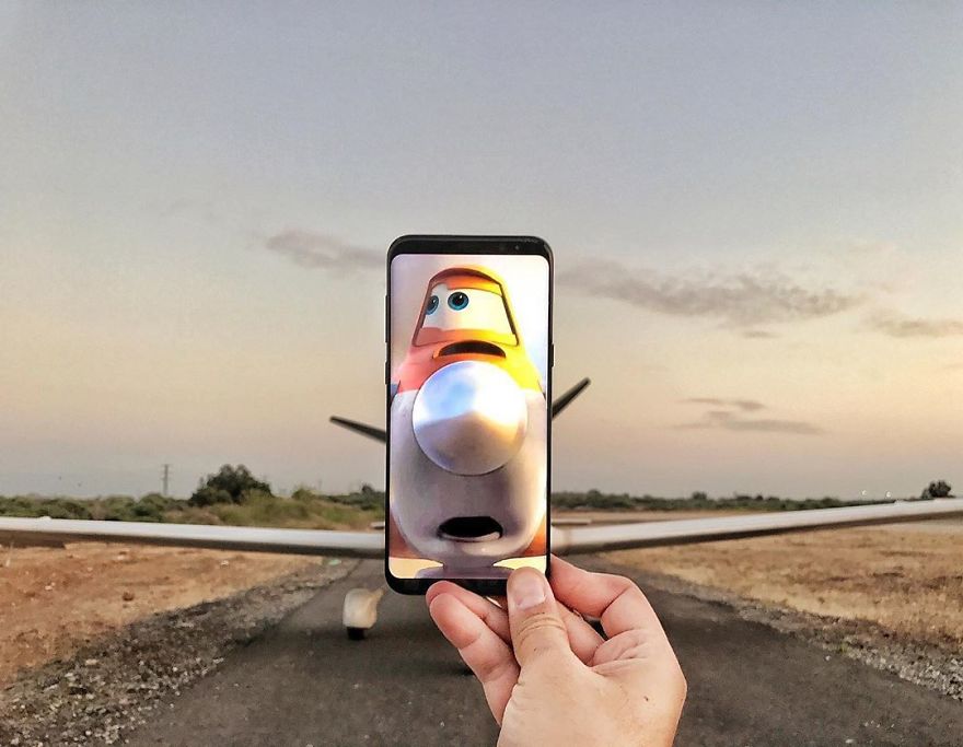 Bringing Everyday Objects To Life With A Smartphone