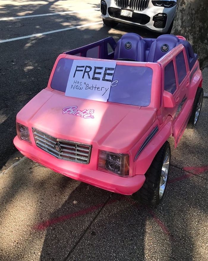 Get In Loser, We’re Going Shopping. Bay Ridge Brooklyn
85th Street Between Ridge Avenue And Colonial Road #stoopingbk