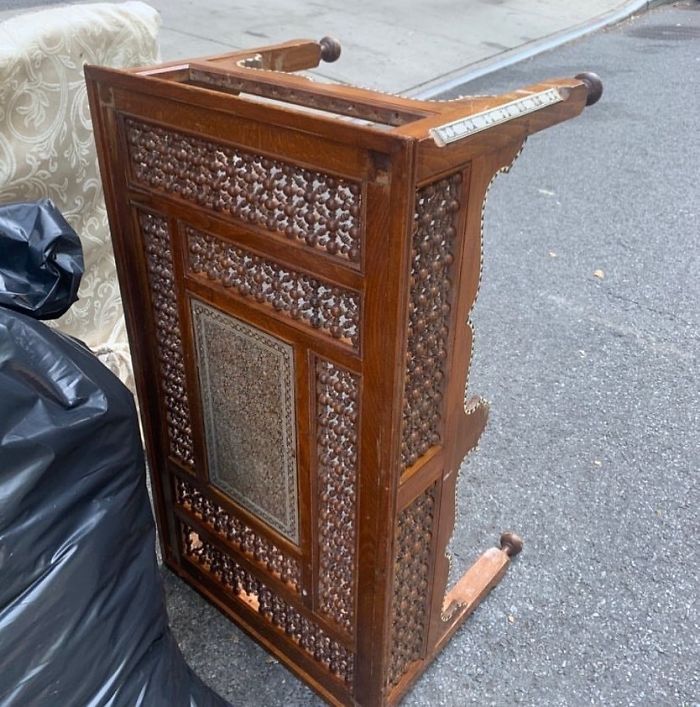 Well This Is A Beauty. On Bleecker Between Mercer And Laguardia. #stooping