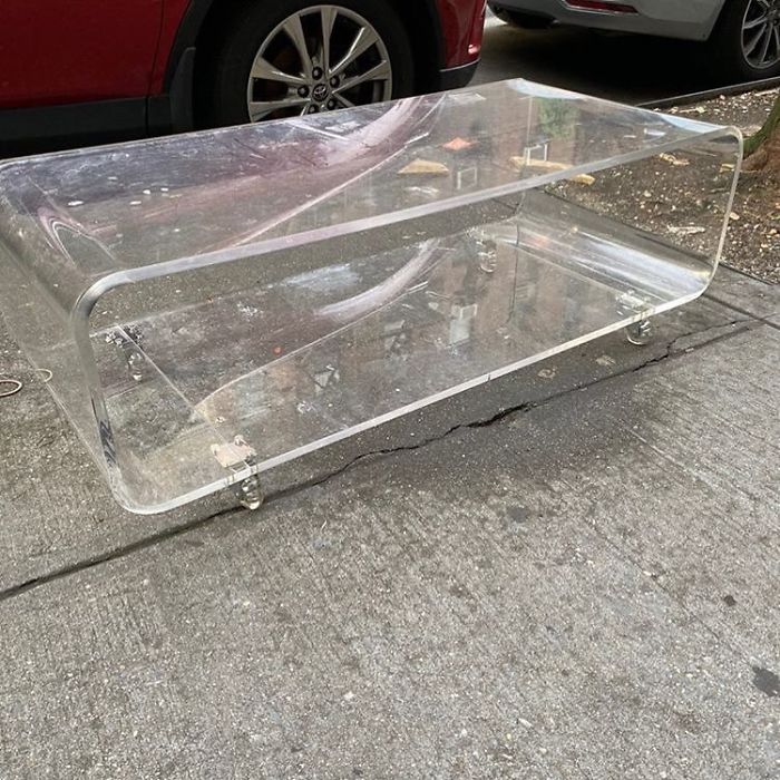 So Clean And Crisp It Hurtsss! 426 W 46th Between 8th And 9th #stooping #stoopingnyc