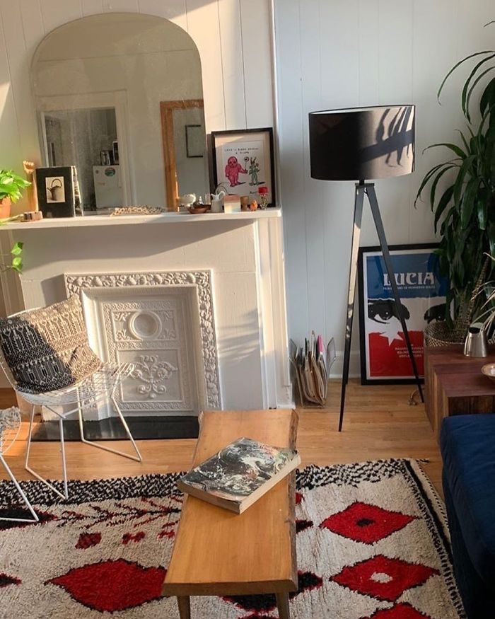 In This Episode Of “Things That Make You Question Your Own Life Decisions”, Let’s Acknowledge Our Jealousy Over @mattdelbridge ‘S Apartment Littered With #stoopingsuccess Stories (Lamp, Mirror, Coffee Table, And Big Plant On The Right). Ahhh Sigh.
