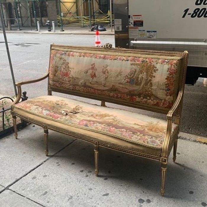 Potential A Littleeeeee Bit Wet After The Rain But This Beauty Makes Me Feel Fancier Just Looking At It! 312 W 48 St #stoopingnyc