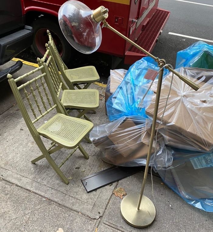 Kind Of Looks Like An Interrogation Scene. Still Love The Light. 487 St. John’s Place. #stooping #stoopingbrooklyn