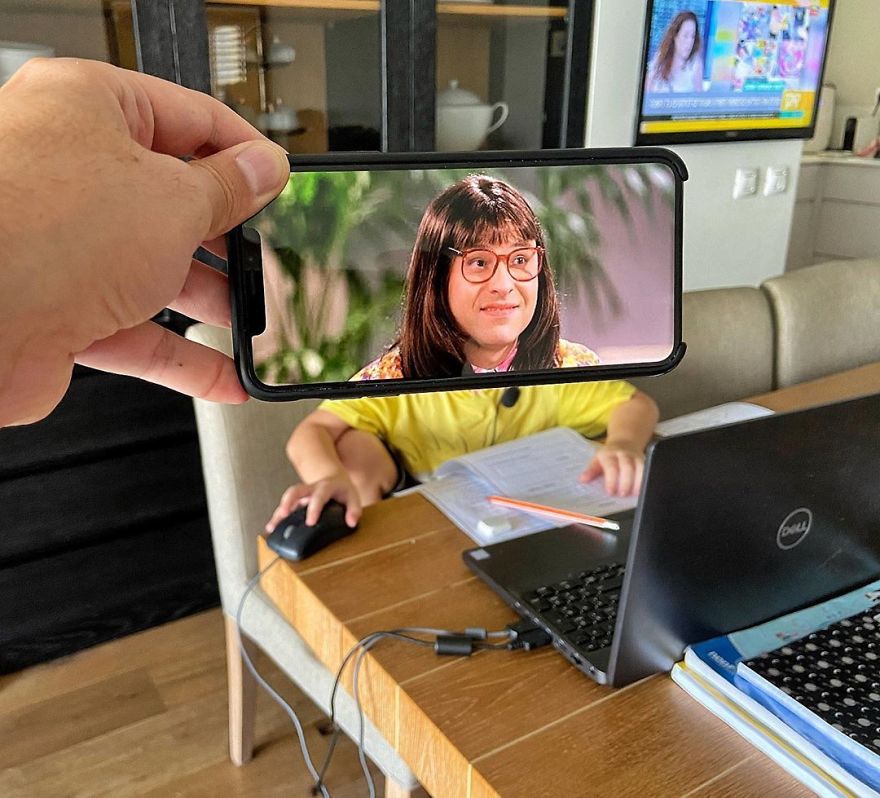 Bringing Everyday Objects To Life With A Smartphone