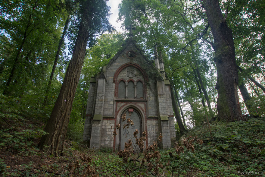 I Found A Beautiful Grave Chapel In The Forest, Poland I Found A Beautiful Grave Chapel In The Forest, Poland