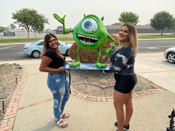 'He Will Be Mine': College Student Writes A Heartfelt Letter To A Guy Who Has A Mike Wazowski Statue In His Front Yard, He Gives It As A Gift
