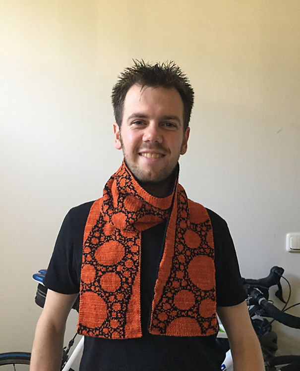 Free Pattern! Knit A Spherical Fractal Scarf Designed By Niels Langeveld And Anja Rueten-Budde