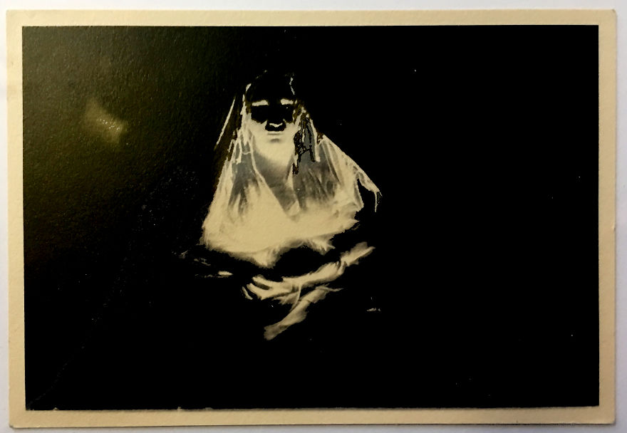 Vernacular Photo By Unknown Person From The 1940s, Possibly Of A Seance