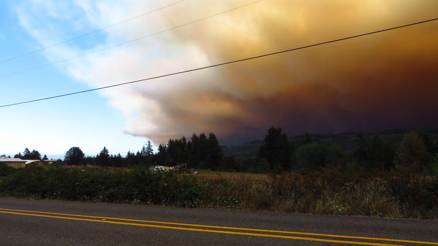 I Took These 14 Photos Of Massive Wildfires A Day Before Evacuation From My House In Oregon I Took These 14 Photos Of Massive Wildfires A Day Before Evacuation From My House In Oregon