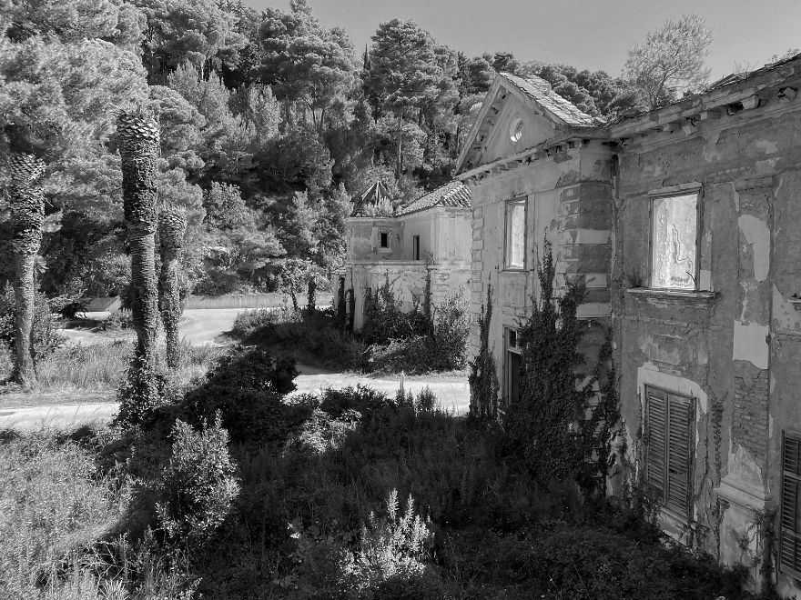 Luxury Hotels Destroyed And Abandoned After Yugoslavia War