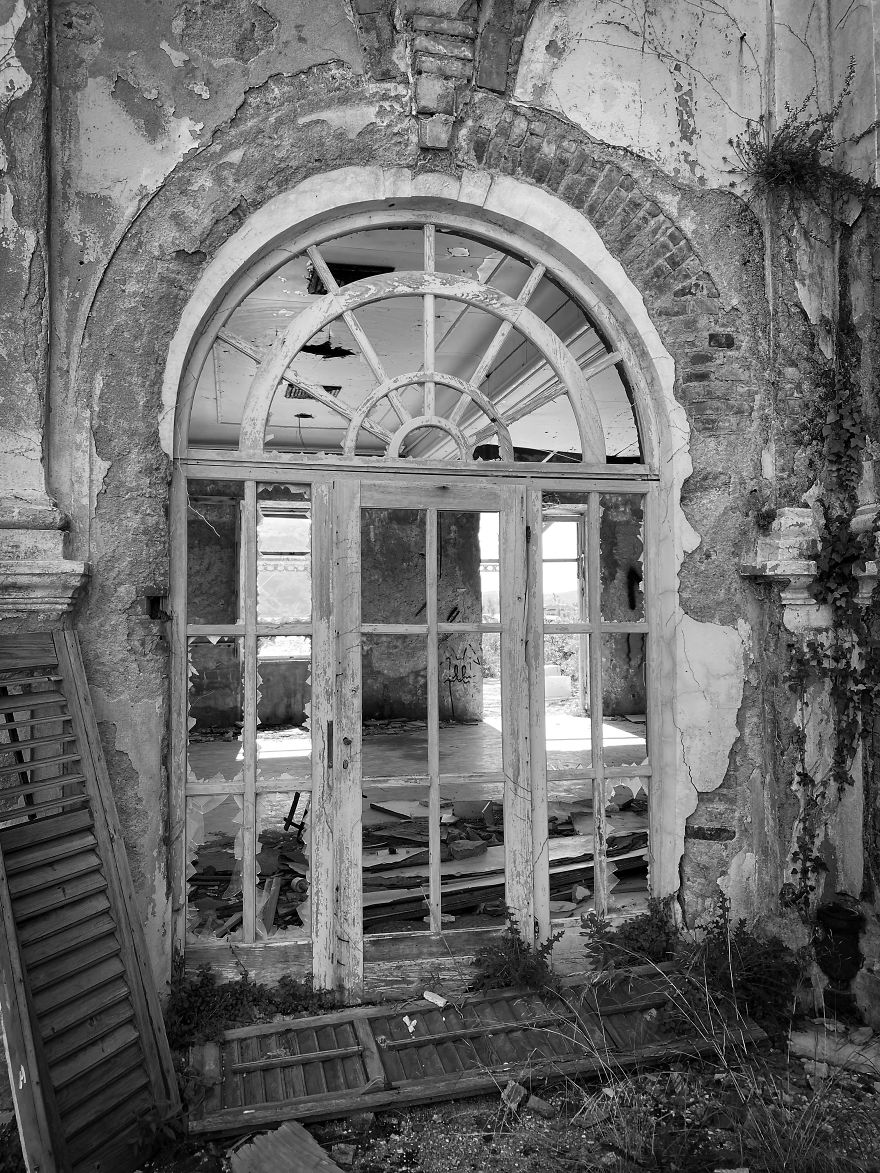 Luxury Hotels Destroyed And Abandoned After Yugoslavia War