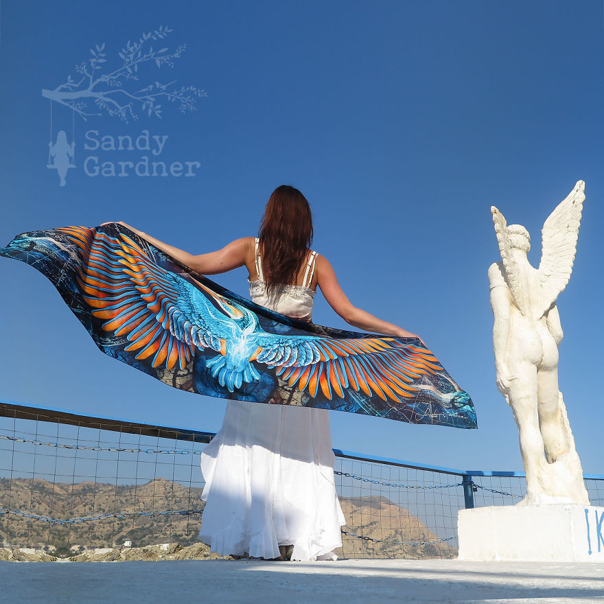 I Create Wearable Artistic Scarfs Inspired By Owls, Ravens, Swans, And Other Majestic Birds (30 Pics) I Create Wearable Artistic Scarfs Inspired By Owls, Ravens, Swans, And Other Majestic Birds (30 Pics)