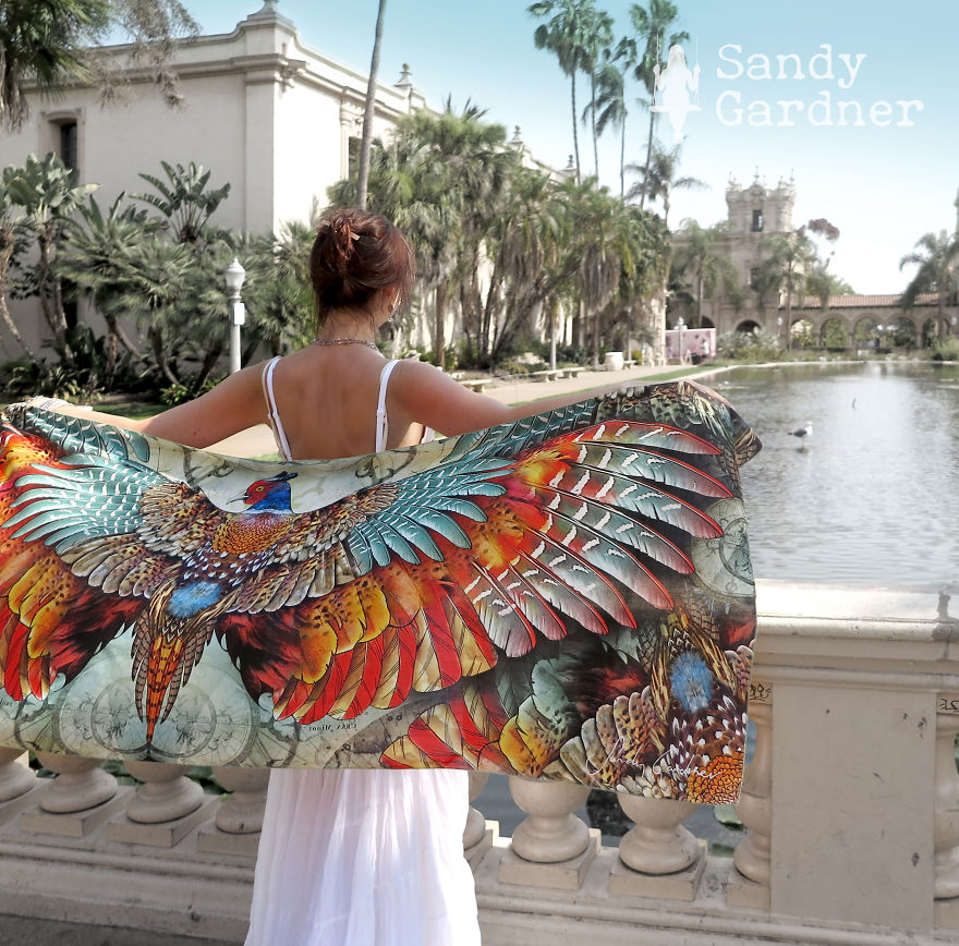 I Create Wearable Artistic Scarfs Inspired By Owls, Ravens, Swans, And Other Majestic Birds (30 Pics) I Create Wearable Artistic Scarfs Inspired By Owls, Ravens, Swans, And Other Majestic Birds (30 Pics)