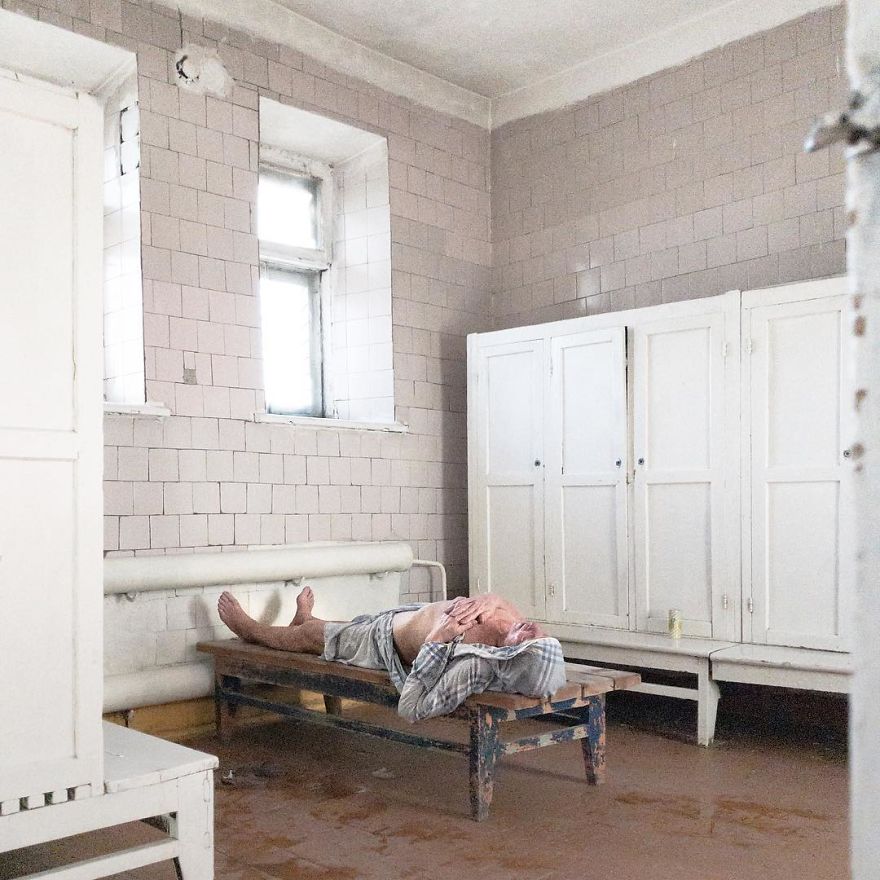 Photographer Reveals Peculiarities Of Russian Daily Life In A Unique Way