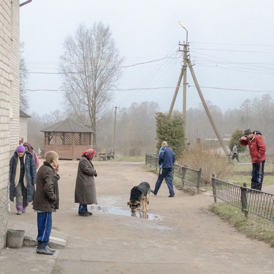 Photographer Reveals Peculiarities Of Russian Daily Life In A Unique Way
