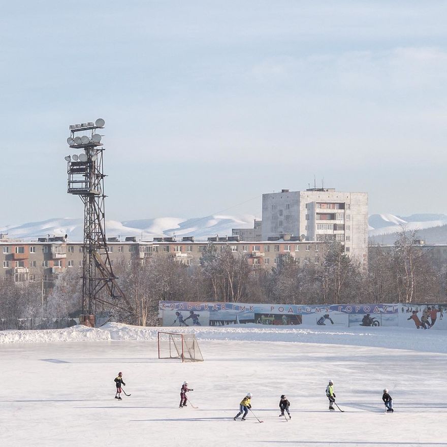 Photographer Reveals Peculiarities Of Russian Daily Life In A Unique Way