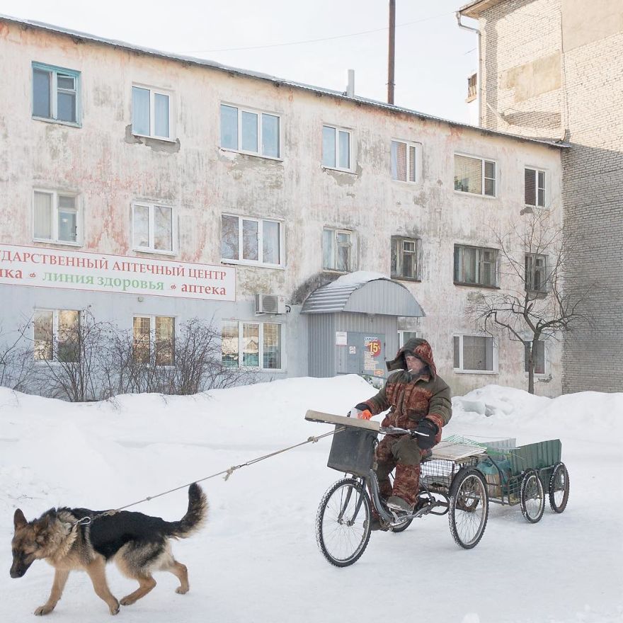 Photographer Reveals Peculiarities Of Russian Daily Life In A Unique Way