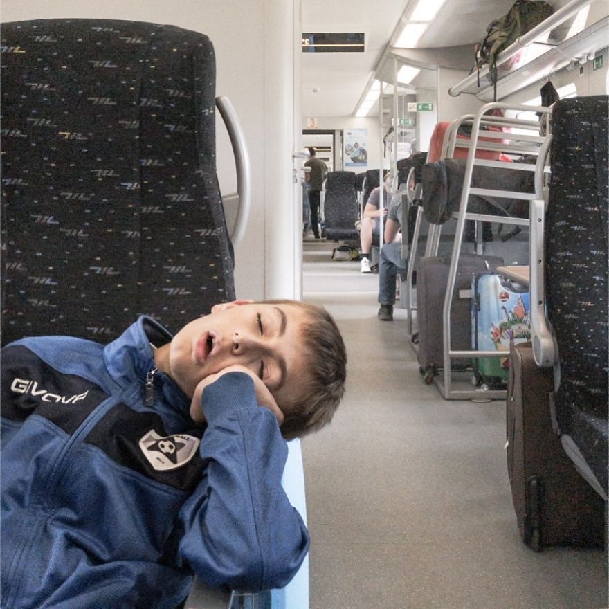 Photographer Reveals Peculiarities Of Russian Daily Life In A Unique Way