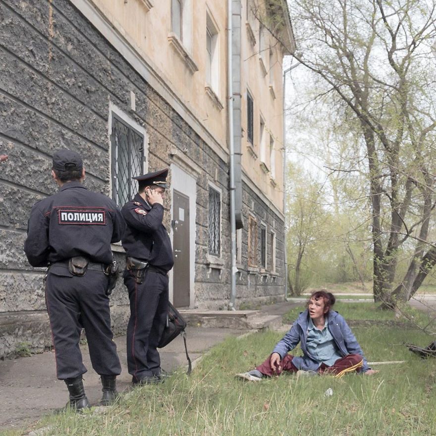 Photographer Reveals Peculiarities Of Russian Daily Life In A Unique Way