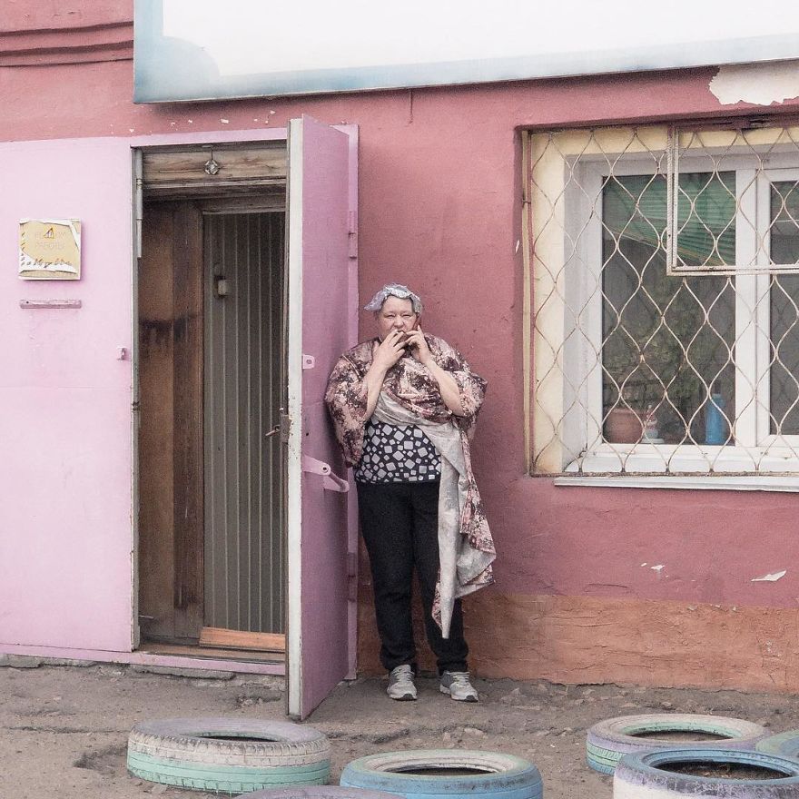 Photographer Reveals Peculiarities Of Russian Daily Life In A Unique Way