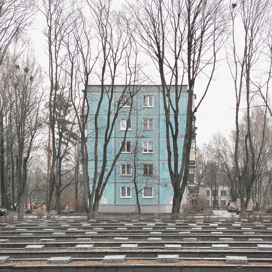 Photographer Reveals Peculiarities Of Russian Daily Life In A Unique Way