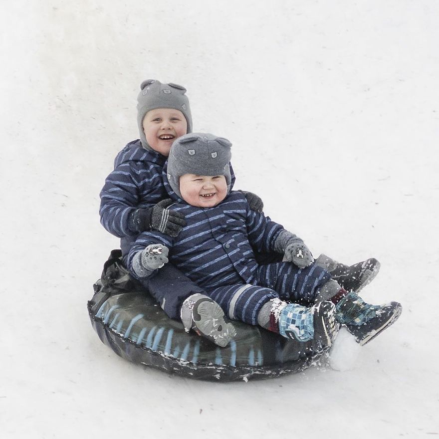 Photographer Reveals Peculiarities Of Russian Daily Life In A Unique Way