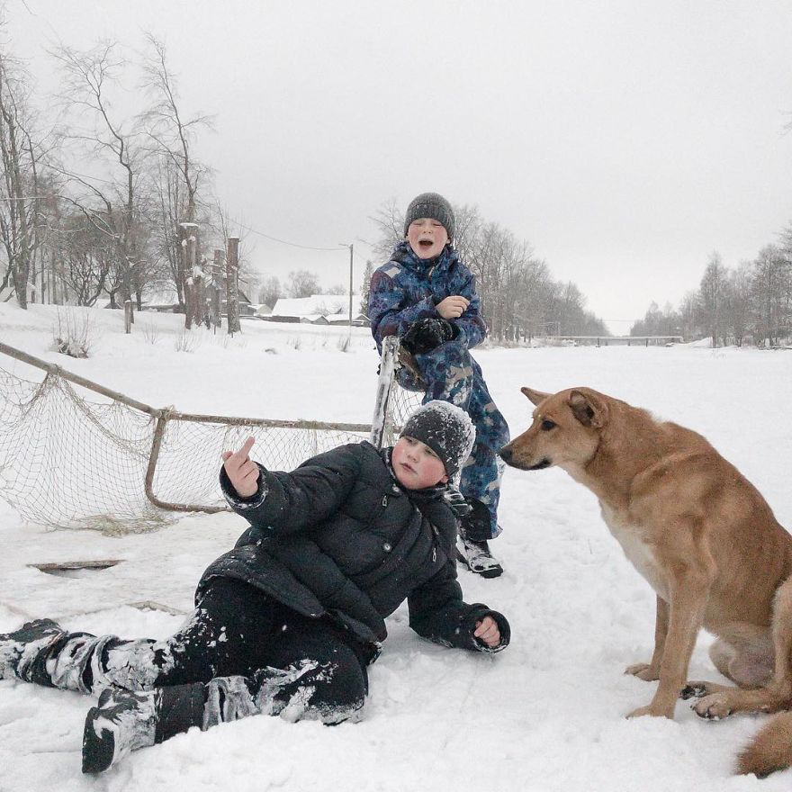 Photographer Reveals Peculiarities Of Russian Daily Life In A Unique Way