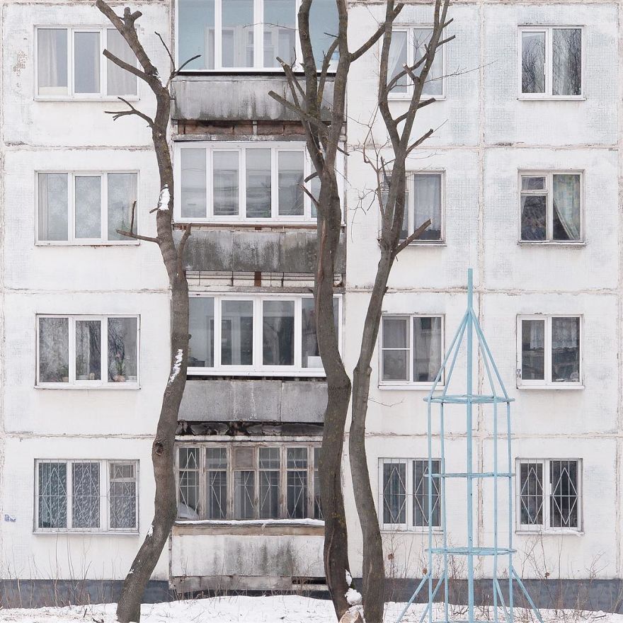 Photographer Reveals Peculiarities Of Russian Daily Life In A Unique Way