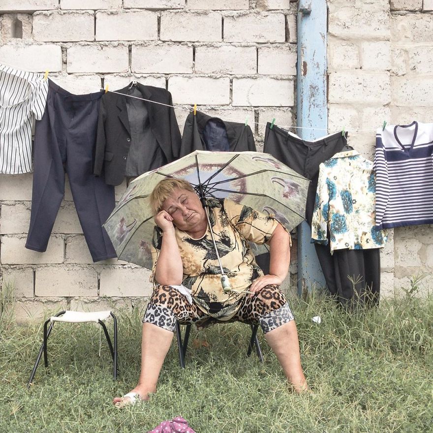 Photographer Reveals Peculiarities Of Russian Daily Life In A Unique Way