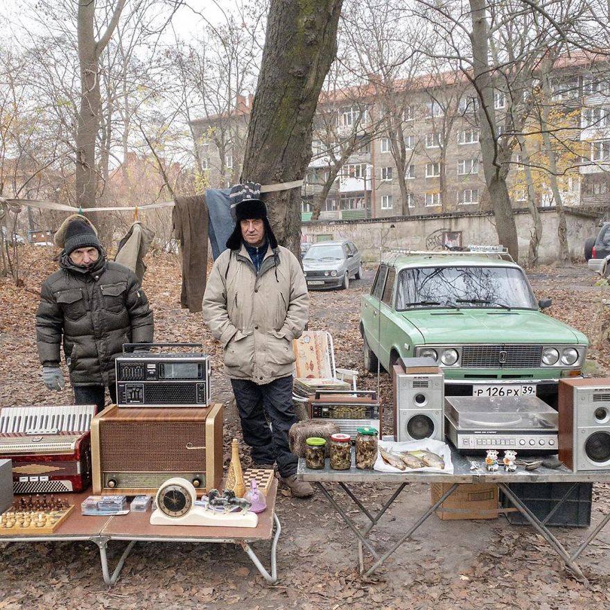 Photographer Reveals Peculiarities Of Russian Daily Life In A Unique Way