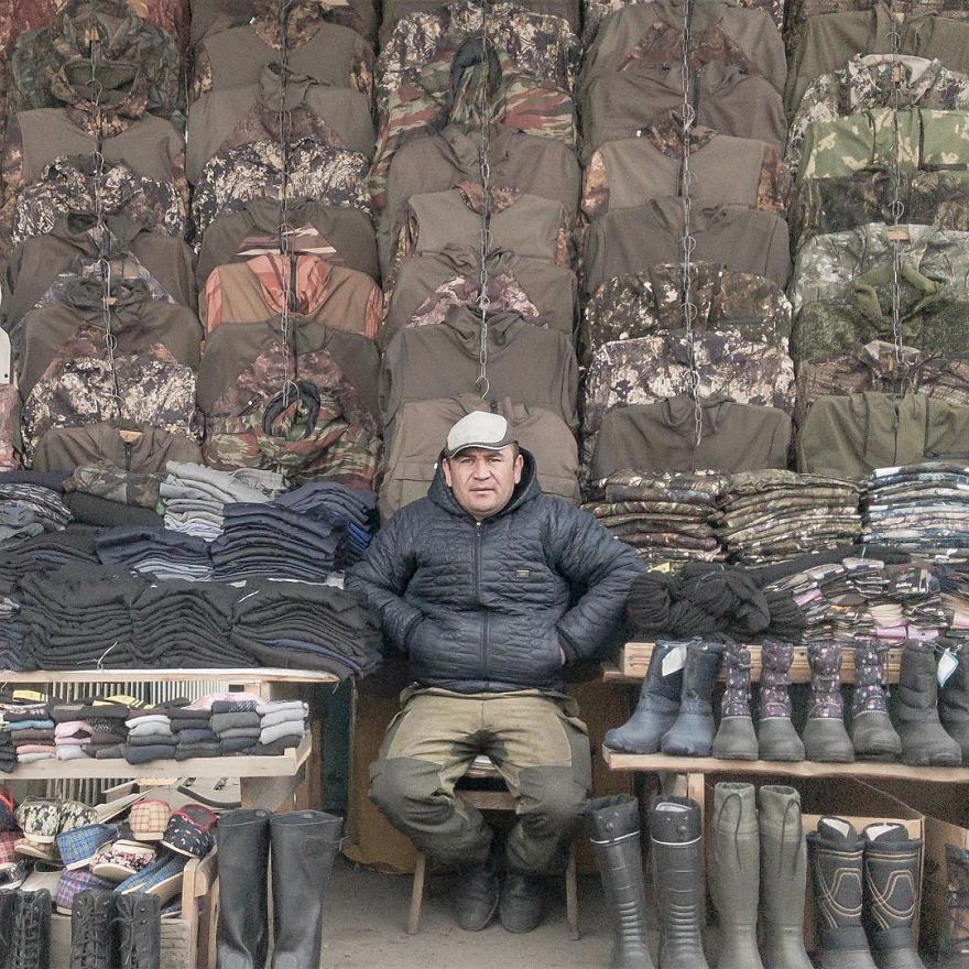 Photographer Reveals Peculiarities Of Russian Daily Life In A Unique Way