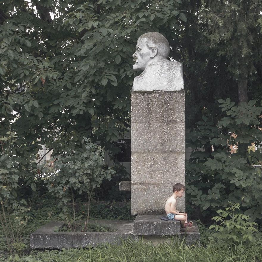 Photographer Reveals Peculiarities Of Russian Daily Life In A Unique Way