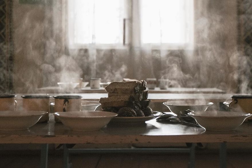 Photographer Reveals Peculiarities Of Russian Daily Life In A Unique Way